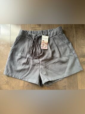 NWT Halara Gray High Waisted Tailored Dress Shorts XS Pockets Casual